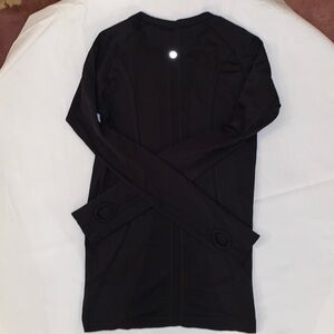 LULULEMON SWIFTLY TECH LONG SLEEVE CREW - SIZE 6 - BLACK